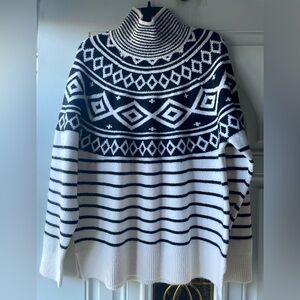 NWOT Venus 1X Black and White Patterned Women's Sweater